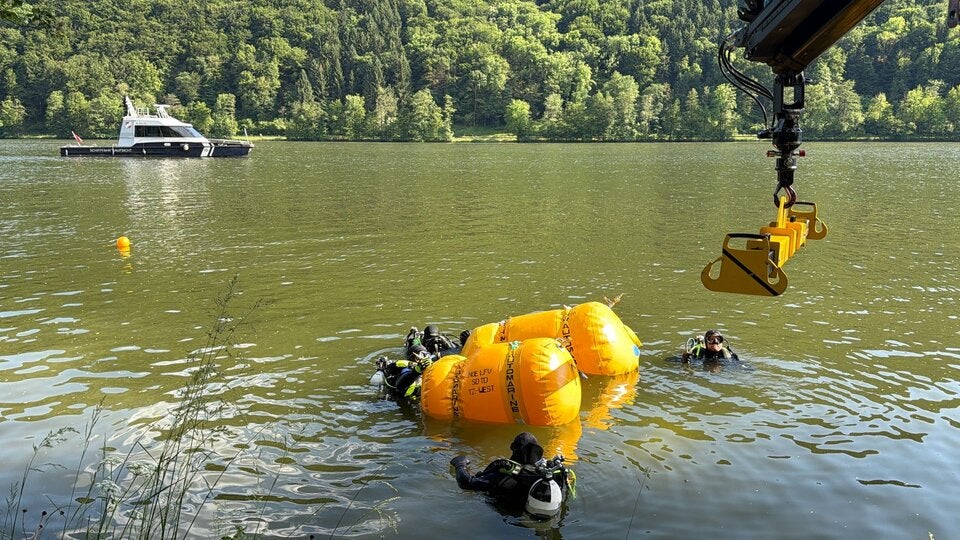 Auto in Donau Hofamt Priel