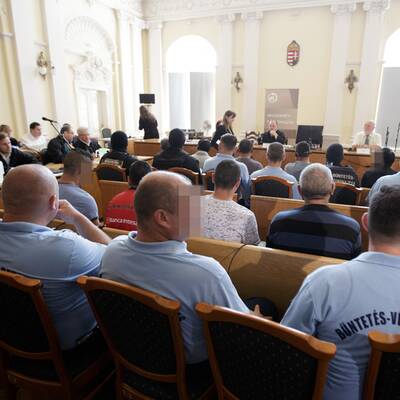 A4-Drama: Prozess gegen Schlepper begonnen