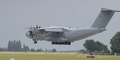 Deutsche Maschine hebt fast leer in Kabul ab