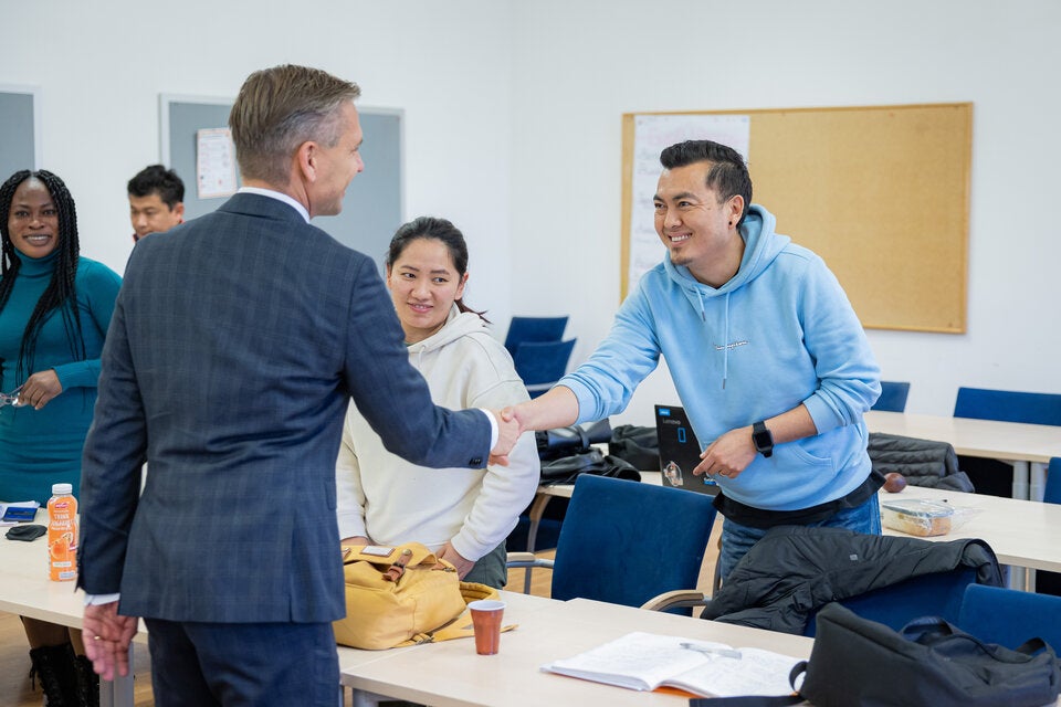 Hattmannsdorfer besuchte Deutschkurs-Teilnehmer.