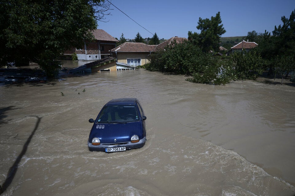 Notstand ausgerufen: Sturzfluten fordern immer mehr Menschenleben