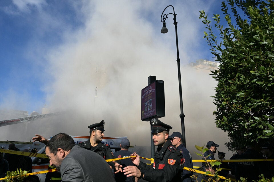 Tourismus-Hotspot gesperrt! Turm stürzt ein - Arbeiter eingeschlossen