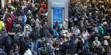 V&ouml;lliges Chaos im Euro-Tunnel: Gestrandete Passagiere verzweifeln