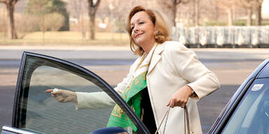 Regierung: 260.000 € für Taxifahrten