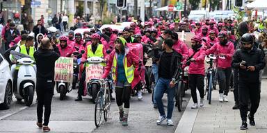 Fahrradboten demonstrieren erneut gegen schleppende KV-Verhandlungen