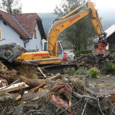 Aufräumarbeiten nach Unwetter