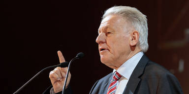 Josef P&uuml;hringer