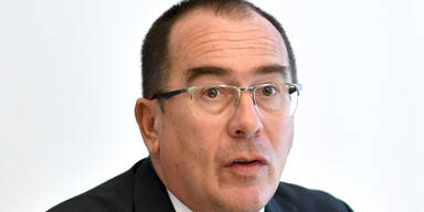 Weitere Bezugsdebatte: Ärztekammer-Obmann Mayer casht 26.000 Euro monatlich