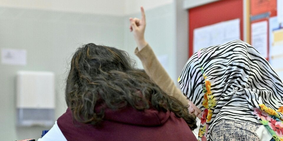 Schülerin mit Kopftuch