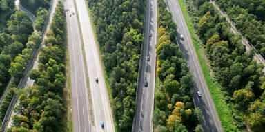 86-J&auml;hriger irrte nach Unfall auf Westautobahn herum