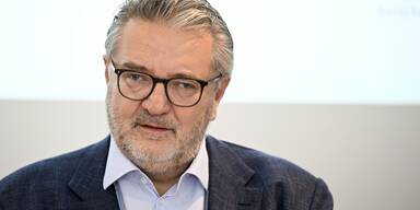 Peter Hacker (SP&Ouml;).