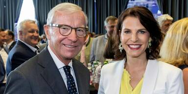 Edtstadler mit 97,5 Prozent zur neuen Salzburger ÖVP-Chefin gewählt