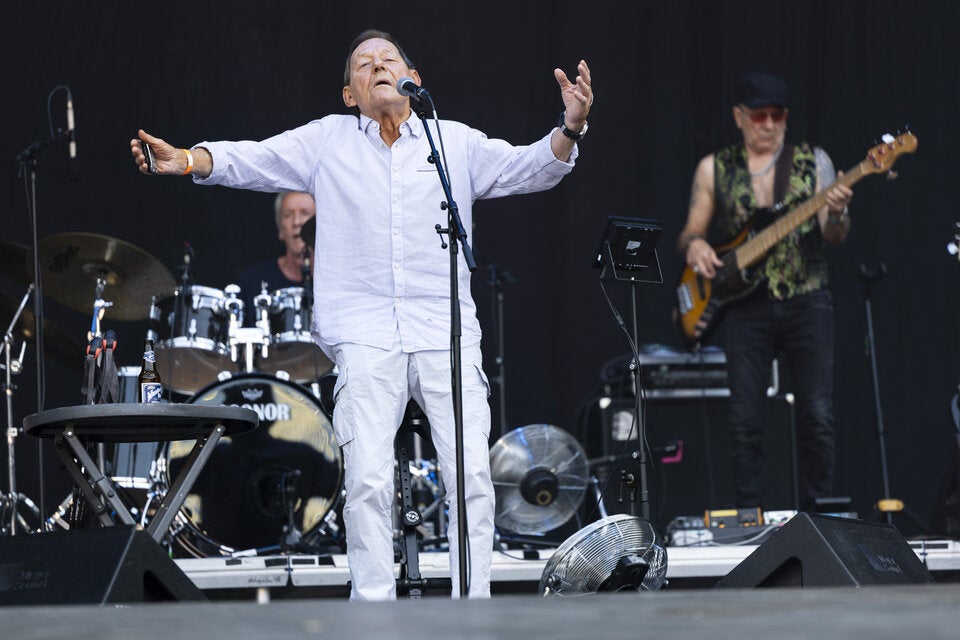 Ausverkauftes Happel feiert Hitfeuerwerk von Seiler & Speer