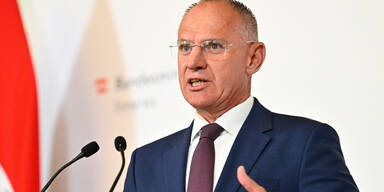 Achtung! Fake-Innenminister fordert L&ouml;segeld