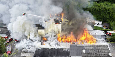 Warnmeldung an Bev&ouml;lkerung: Gro&szlig;brand im Innviertel