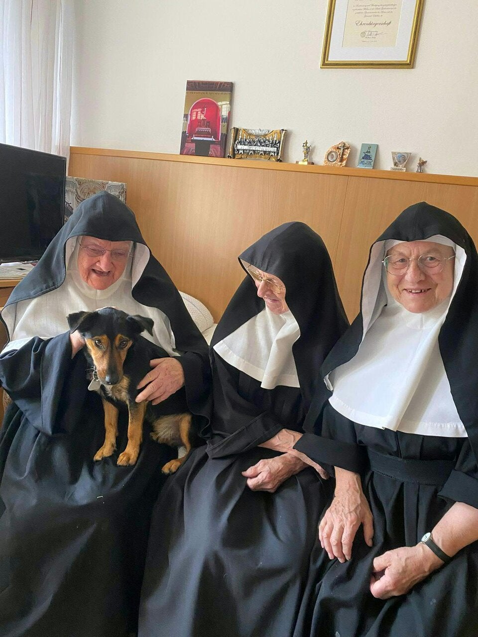 Nonnen bestzen Kloster