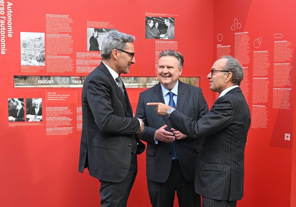 Südtiroler Autonomie-Stele