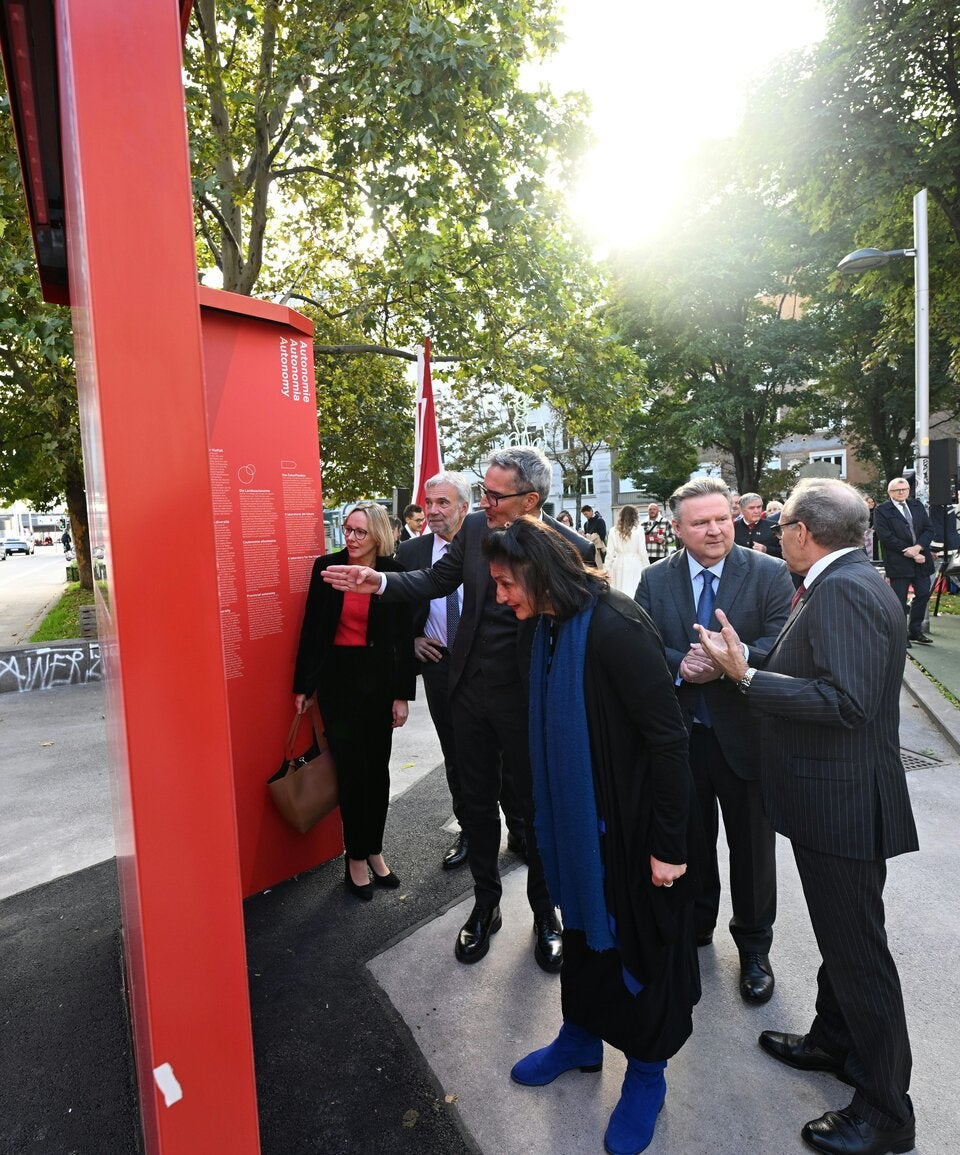 Südtiroler Autonomie-Stele