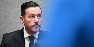 Protz-Villa, Schuldenberge und Luxusyacht - Benko-Zeugen packen aus