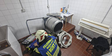 mädchen waschmaschine