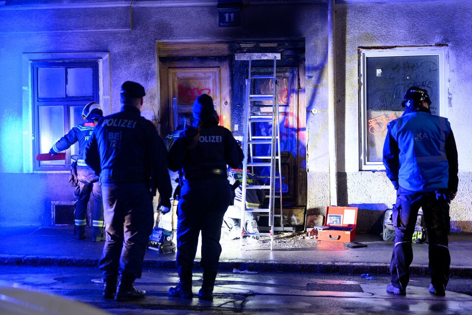 Brand in einem Mehrparteienhaus im Wien-Hernals