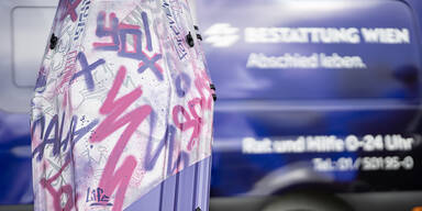 Letzte Fahrt im Graffiti-Sarg! Wien-Bestattung macht's m&ouml;glich