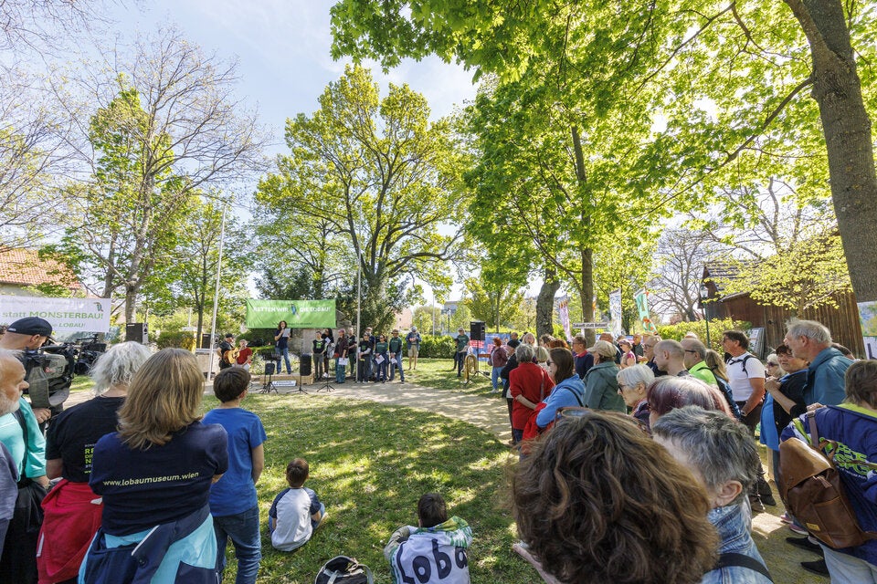 Lobau-Tunnel - Demonstration von Anrainer- und Umweltinitiativen