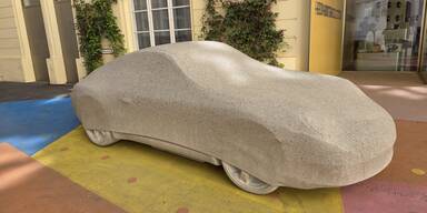 Betonporsche: Draufsetzen ausdr&uuml;cklich erlaubt