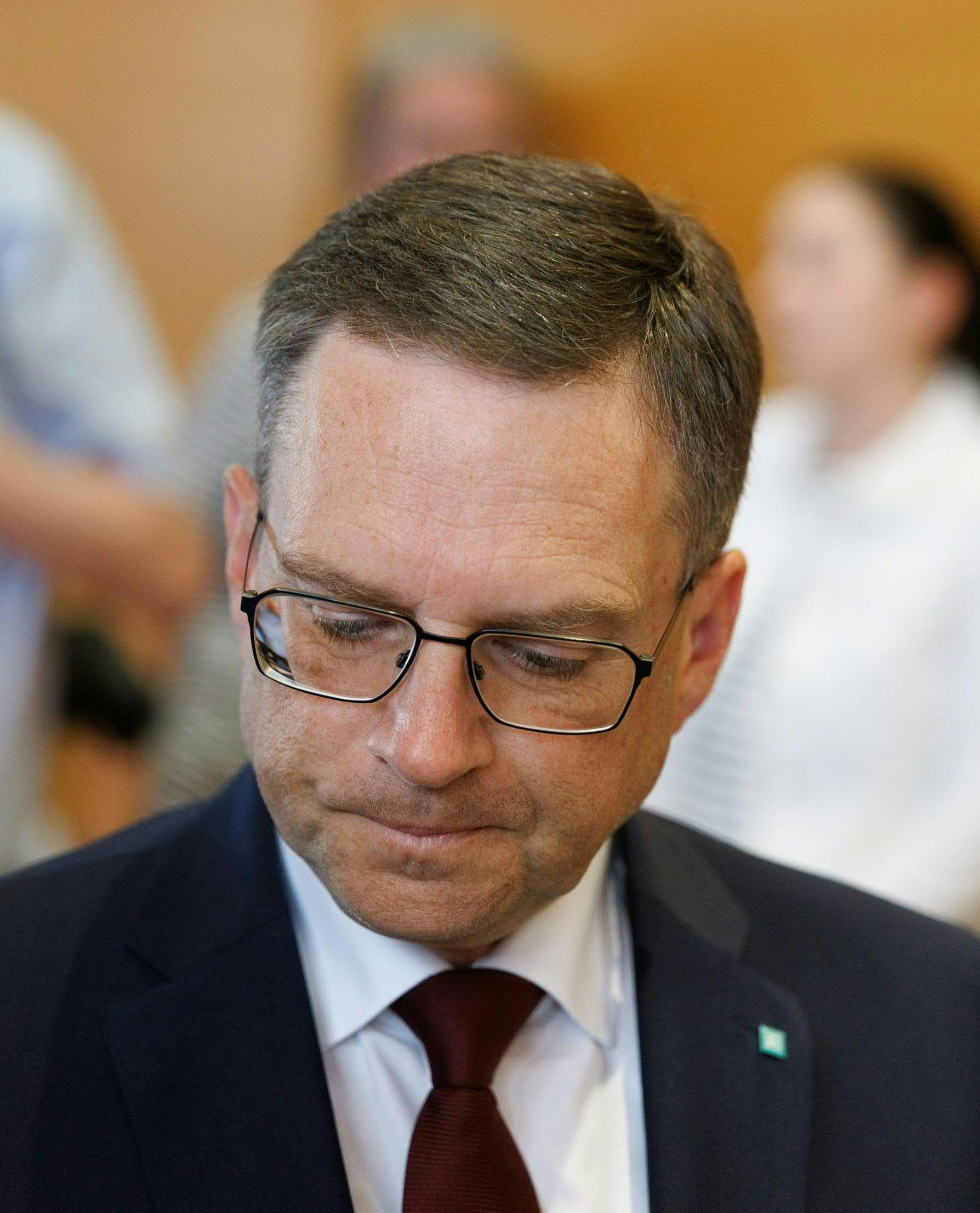 Schuldspruch für Wöginger: ÖVP-Klubchef tritt nach Urteil zurück — image 3