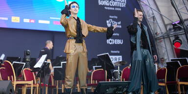 Cosmo beim ESC-Opening