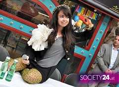 Aura Dione mit neuem Album