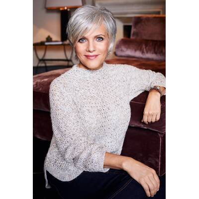  Birgit Schrowange im neuen Look für Adler