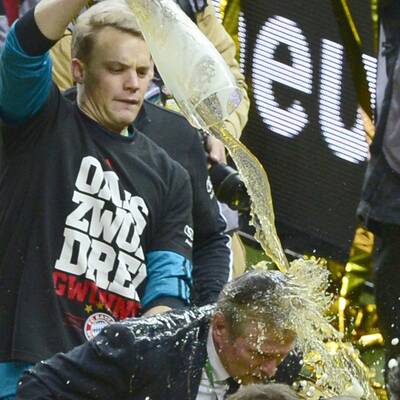 So feiern die Bayern den Pokal-Titel