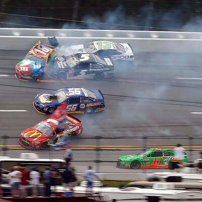 Massen-Crash bei NASCAR-Rennen