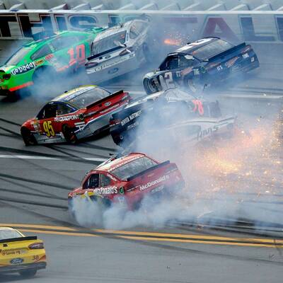 Massen-Crash bei NASCAR-Rennen