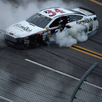 Massen-Crash bei NASCAR-Rennen