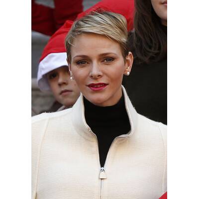 Albert & Charlène verteilen Geschenke