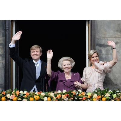 Das neue Königspaar am Balkon