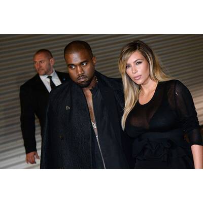 Kim Kardashian & Kanye West superhappy