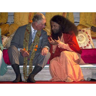 Charles & Camilla bei indischer Aarti Zeremonie