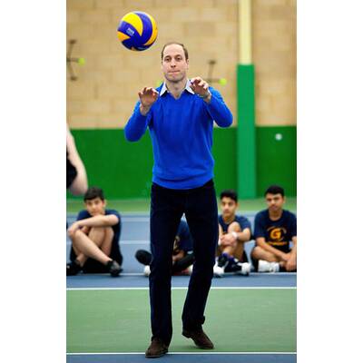 Prinz William spielt Volleyball