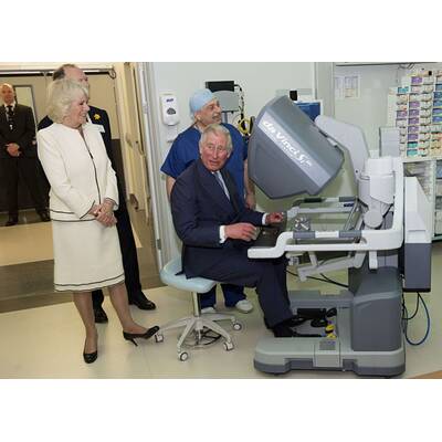 Prinz Charles & Camilla bei Spitals-Eröffnung