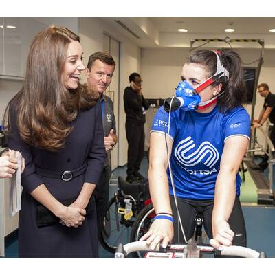 Herzogin Kate besucht junge Sportler