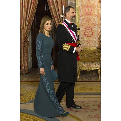 Königin Letizia & Felipe strahlen bei Militärparade