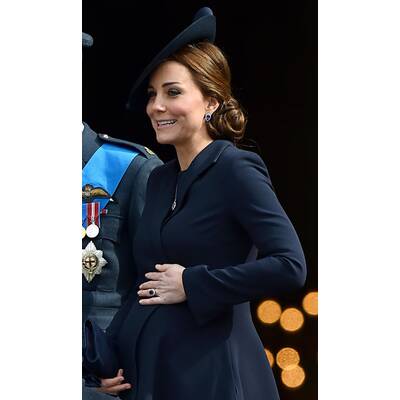 Herzogin Kate mit William und Harry bei Gedenkfeier