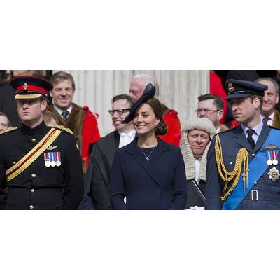 Herzogin Kate mit William und Harry bei Gedenkfeier