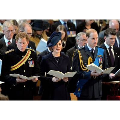 Herzogin Kate mit William und Harry bei Gedenkfeier