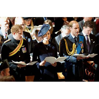 Herzogin Kate mit William und Harry bei Gedenkfeier
