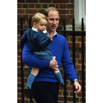 Prinz George auf dem Weg zu seiner Schwester
