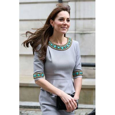 Herzogin Kate kämpft mit dem Wind